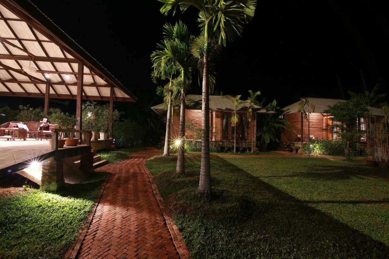 Baansuk Sukhothai Resort Exterior foto